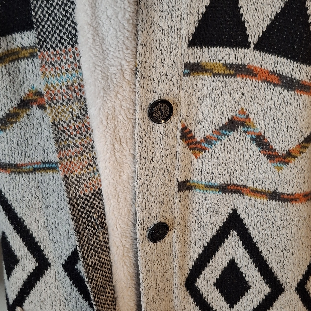 Cozy Geometric Patterned Jacket - Picture 6 of 7